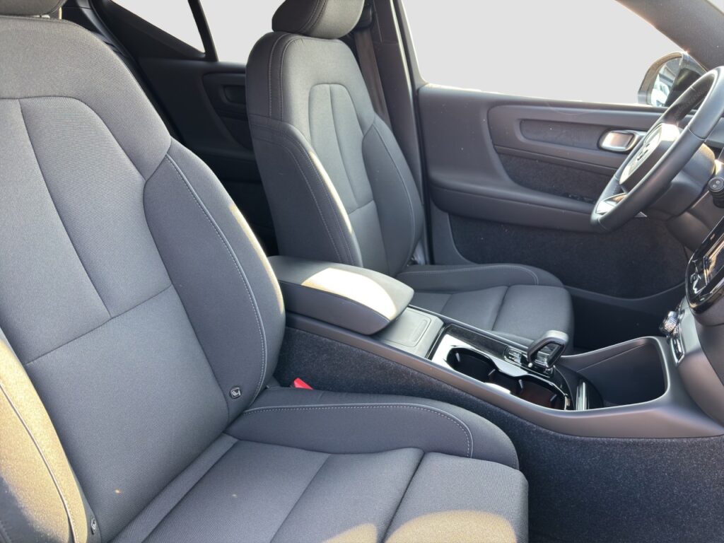 Volvo XC40 Pure Electric Core Recharge/SHZ/LHZ/Kam/GJR – Bild 10
