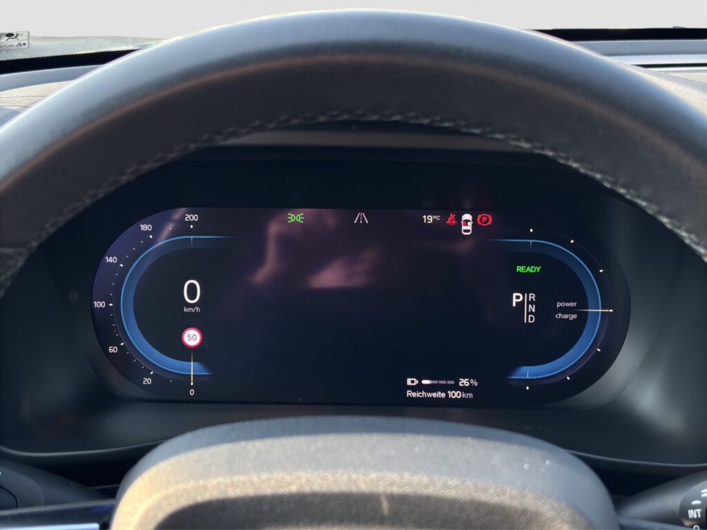 Volvo XC40 Pure Electric Core Recharge/SHZ/LHZ/Kam/GJR – Bild 8