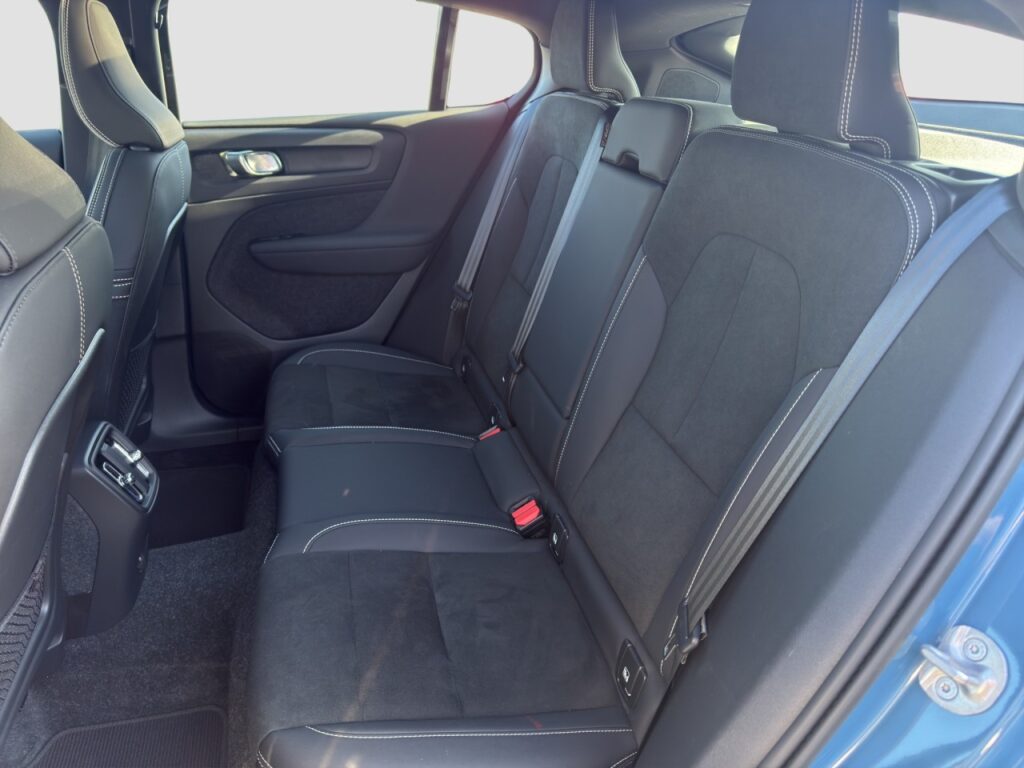 Volvo C40 Recharge Pure Electric Core/SHZ/GJR/KAM/Pano – Bild 14