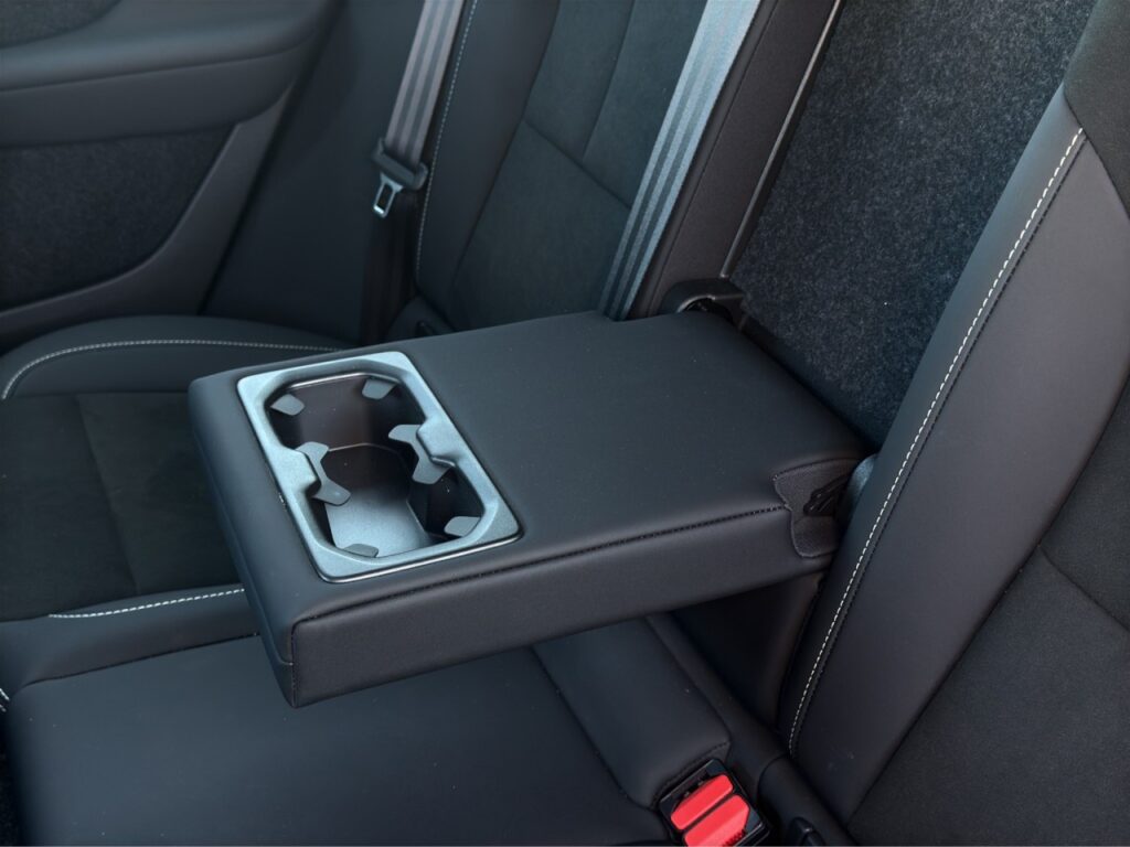 Volvo C40 Recharge Pure Electric Core/SHZ/GJR/KAM/Pano – Bild 17