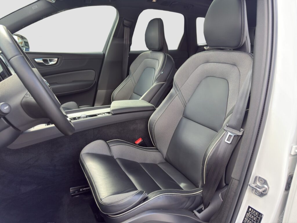 Volvo XC60 B4 R-Design/beh.FS/LHZ/H+K/Pano/Kam/AHK – Bild 13