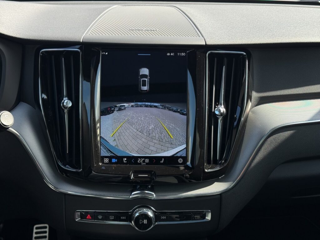 Volvo XC60 B4 R-Design/beh.FS/LHZ/H+K/Pano/Kam/AHK – Bild 22