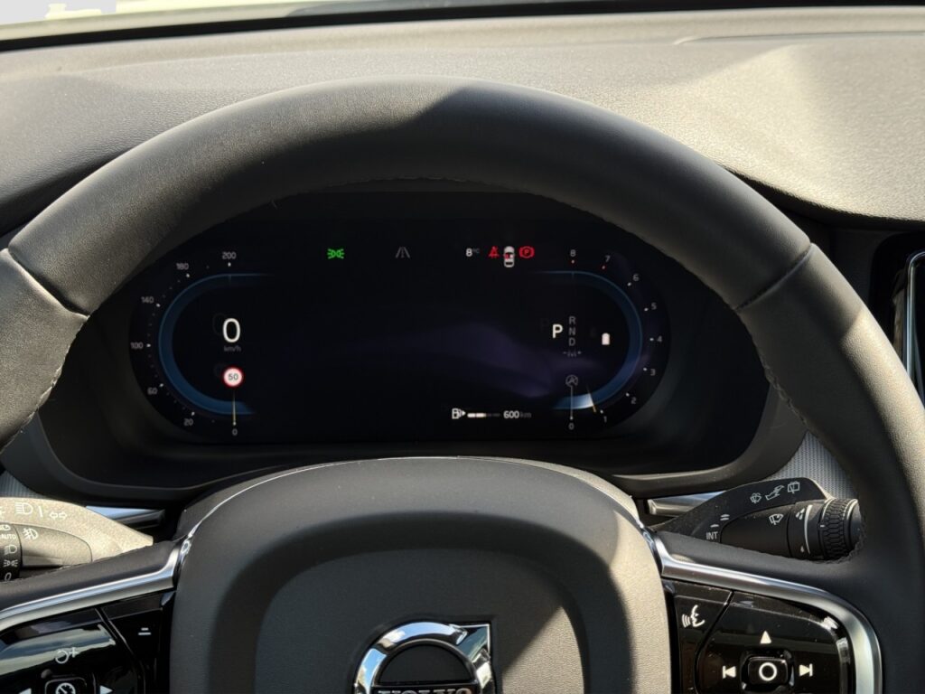 Volvo XC60 B4 R-Design/beh.FS/LHZ/H+K/Pano/Kam/AHK – Bild 8