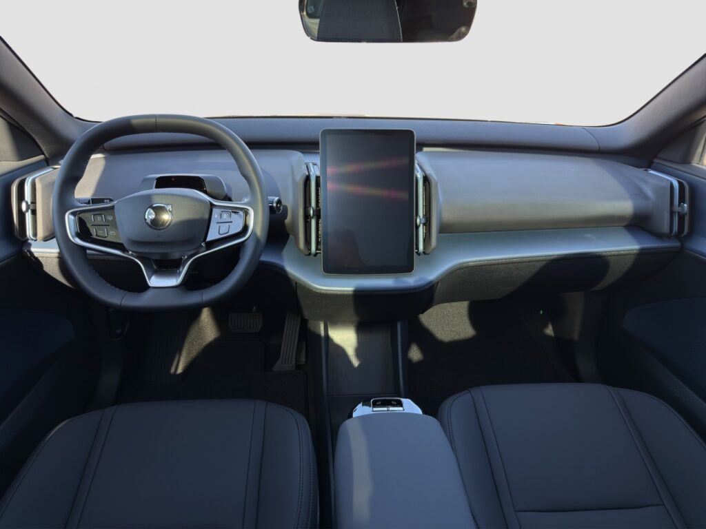 Volvo EX30 Extended Range Ultra Black Edition / Pano – Bild 9