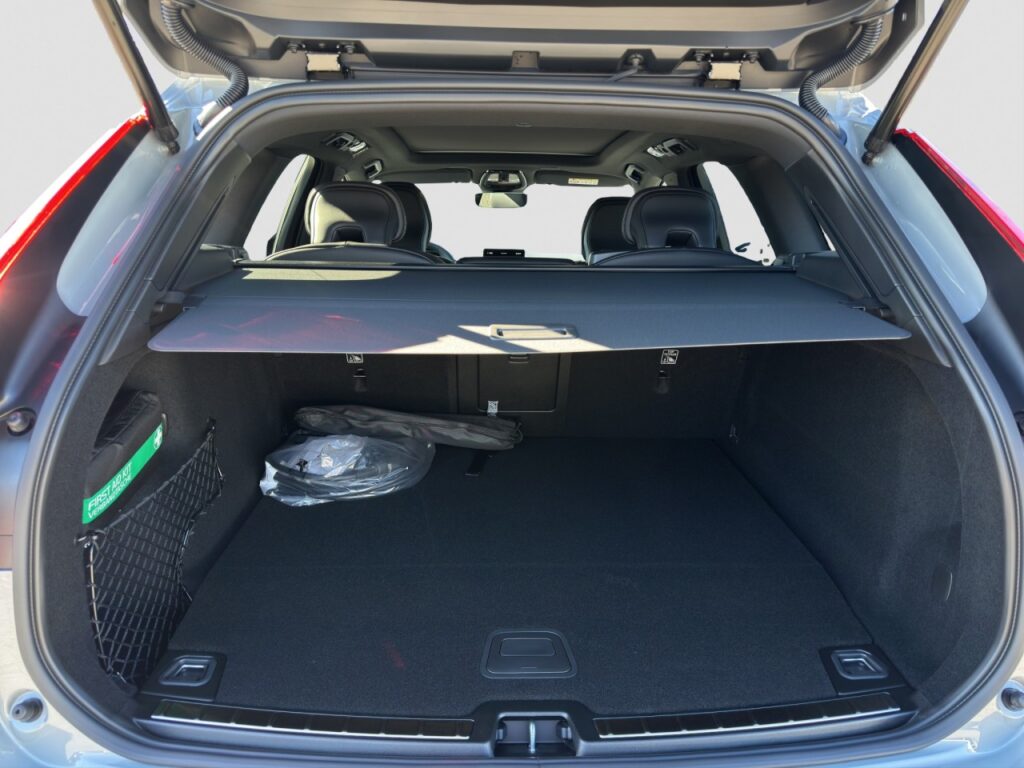 Volvo XC60 T8 AWD Ultra Black Edition Plug-In – Bild 7