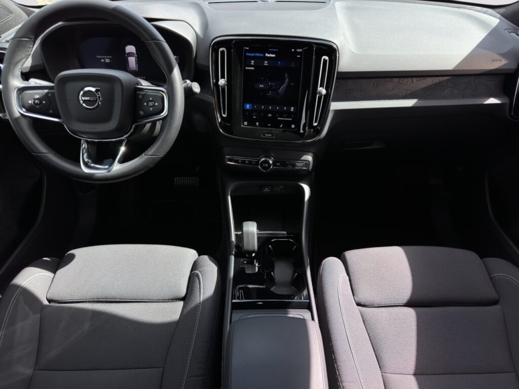 Volvo XC40 Pure Electric Core Recharge/KAM/LHZ/19Z/GJR – Bild 10