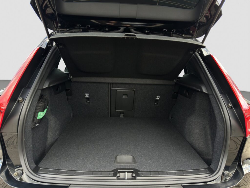 Volvo XC40 Pure Electric Core Recharge/KAM/LHZ/19Z/GJR – Bild 15