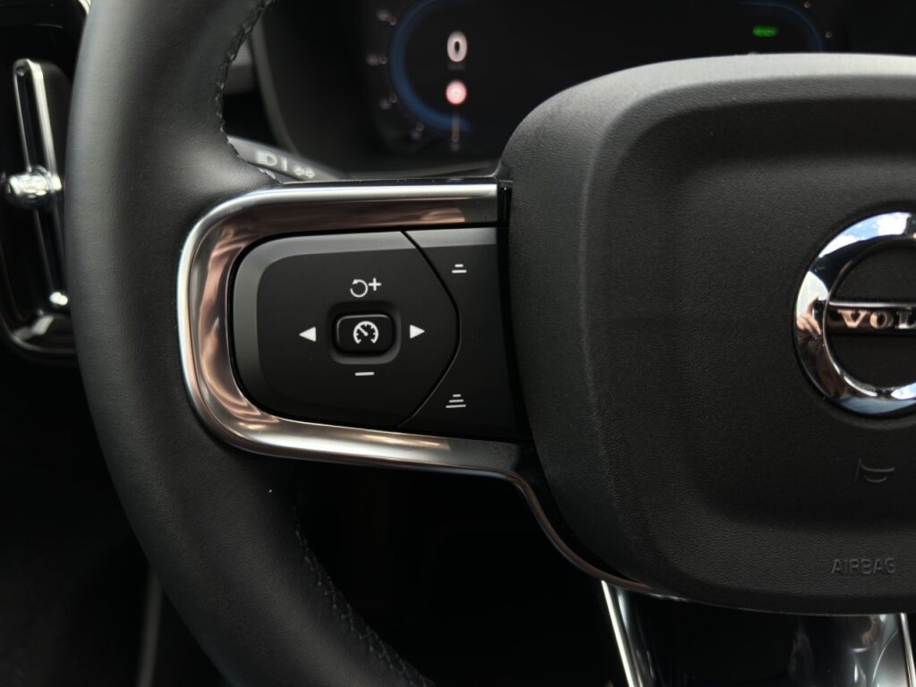 Volvo XC40 Pure Electric Core Recharge/KAM/LHZ/19Z/GJR – Bild 18