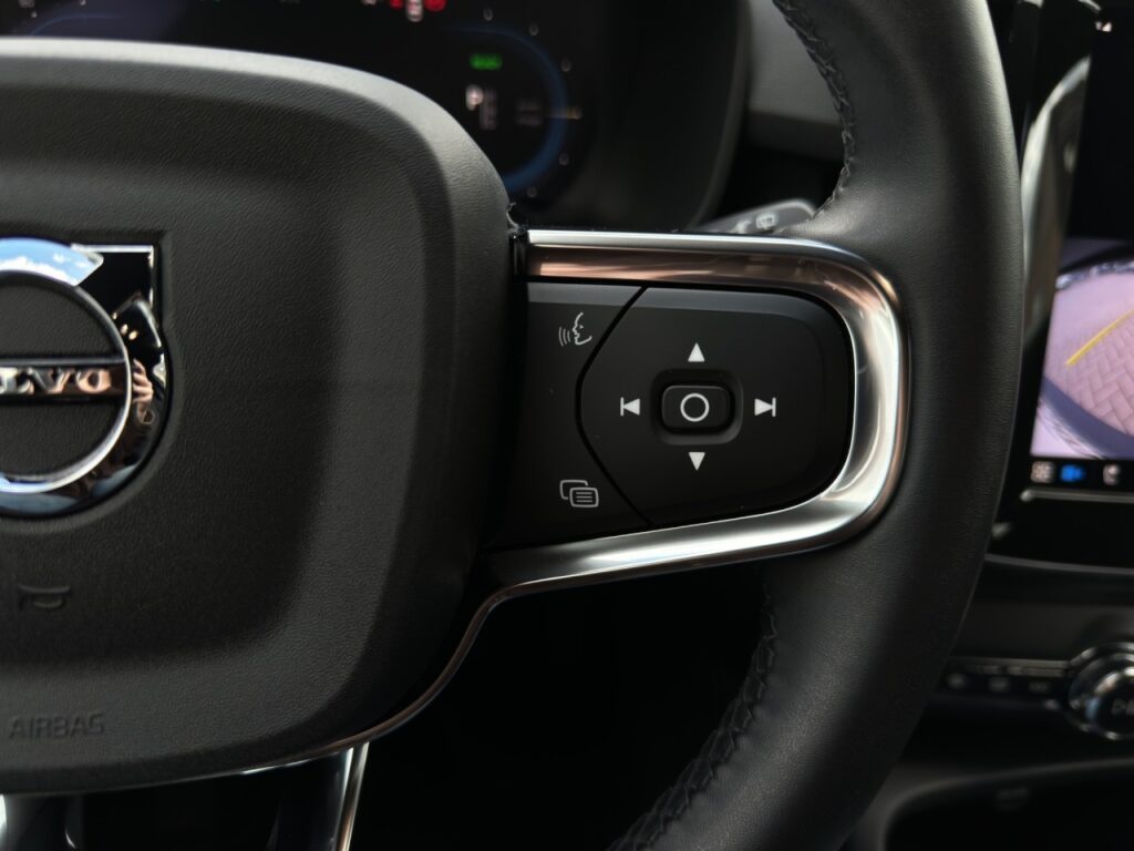 Volvo XC40 Pure Electric Core Recharge/KAM/LHZ/19Z/GJR – Bild 19