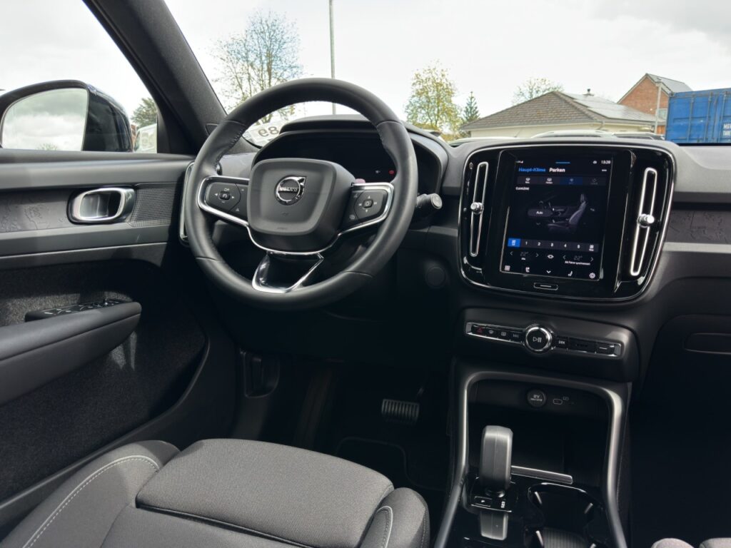 Volvo XC40 Pure Electric Core Recharge/KAM/LHZ/19Z/GJR – Bild 21