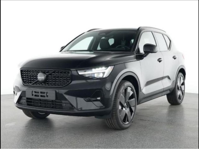 Volvo XC40 B3 Plus Black Edition/Navi/Pano/360K/20Zoll – Bild 1