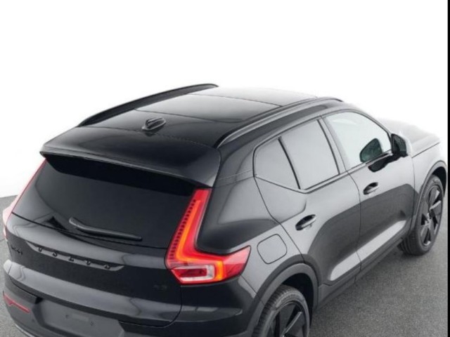 Volvo XC40 B3 Plus Black Edition/Navi/Pano/360K/20Zoll – Bild 3