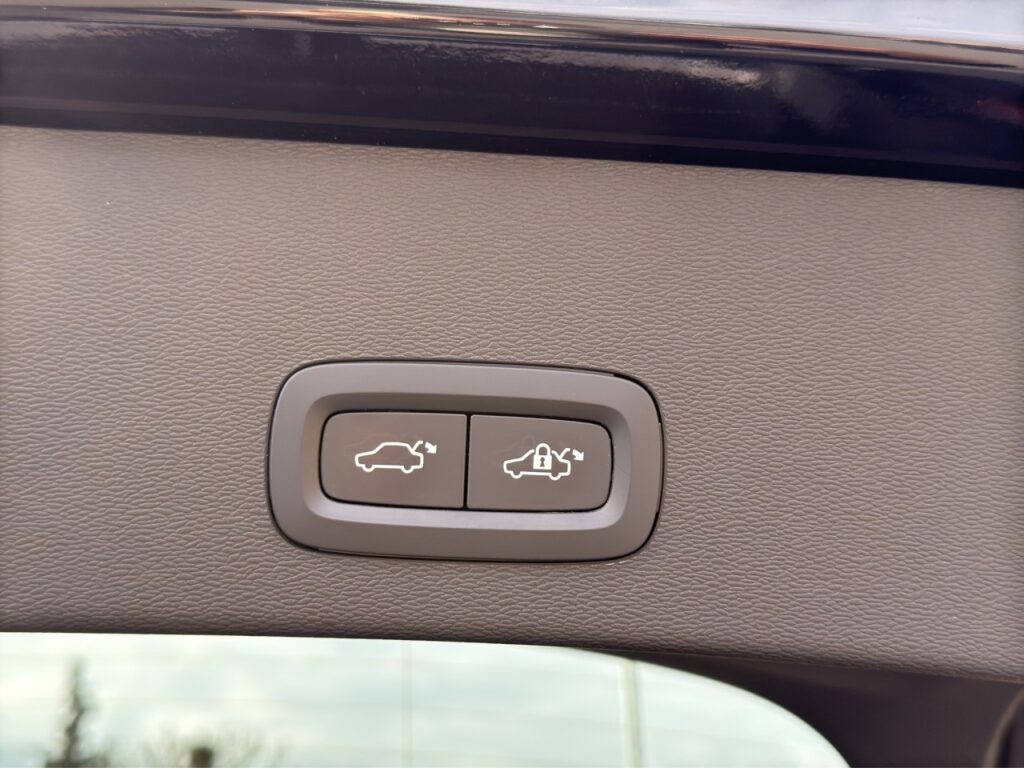 Volvo C40 Ultimate Pure Electric/GJR/LHZ/360Kam/Pano – Bild 18