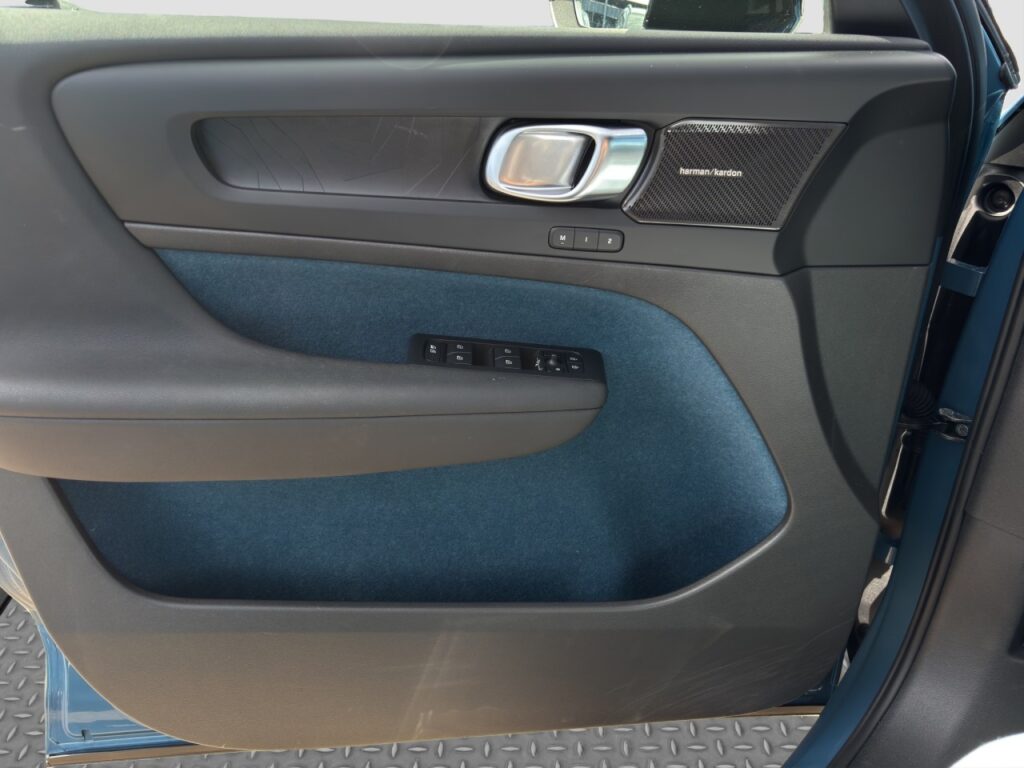 Volvo C40 Ultimate Pure Electric AWD/AHK/20Zoll+GJR – Bild 12