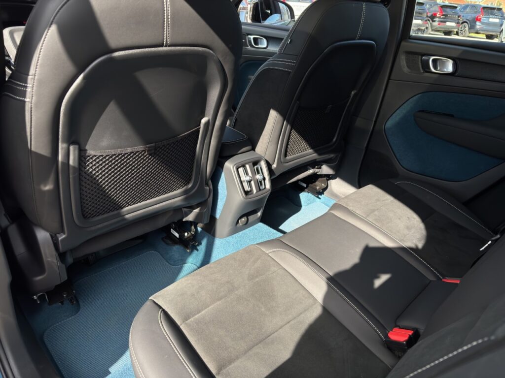 Volvo C40 Ultimate Pure Electric AWD/AHK/20Zoll+GJR – Bild 25