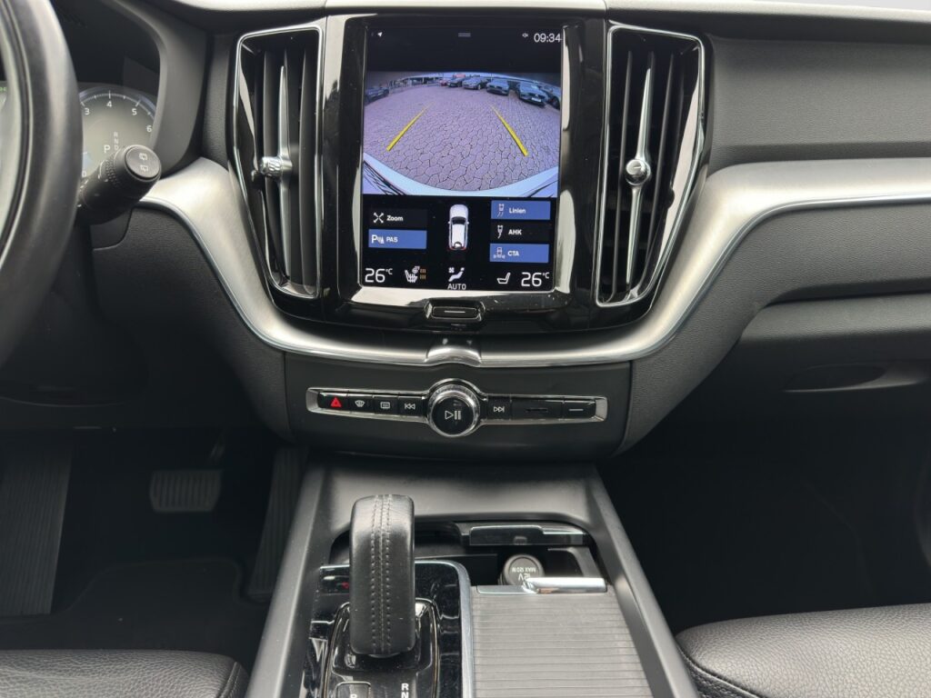 Volvo XC60 B4 Momentum Pro/Leder/Navi/LED/AHK/Kam/BLIS – Bild 11