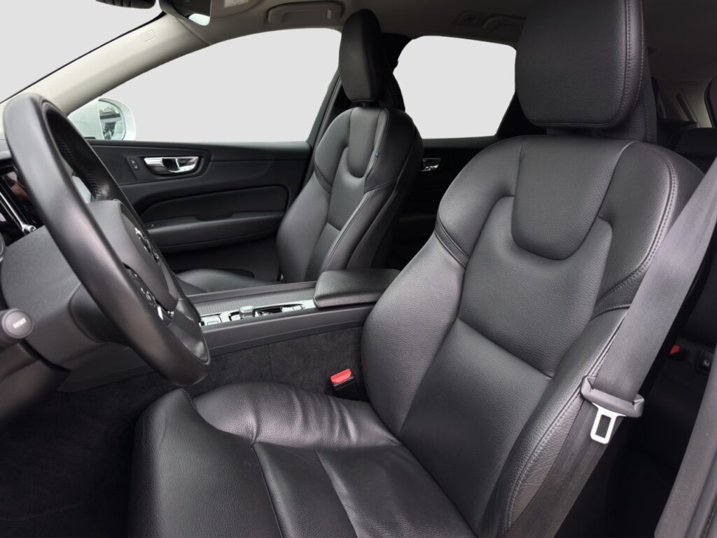 Volvo XC60 B4 Momentum Pro/Leder/Navi/LED/AHK/Kam/BLIS – Bild 13
