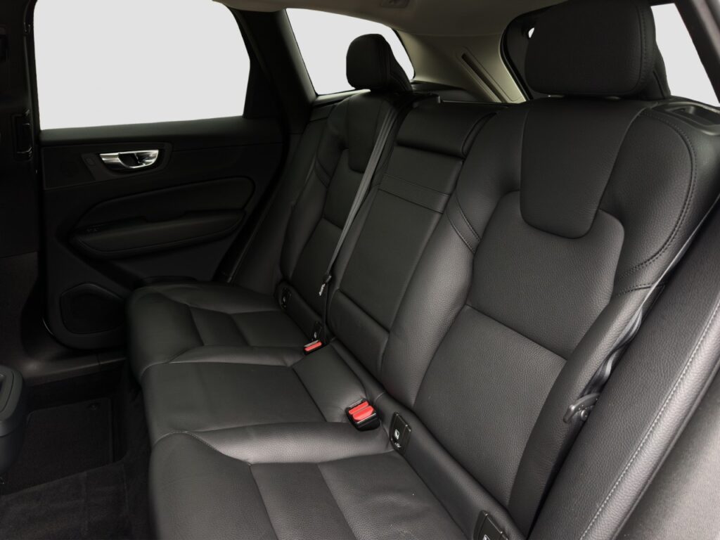 Volvo XC60 B4 Momentum Pro/Leder/Navi/LED/AHK/Kam/BLIS – Bild 14