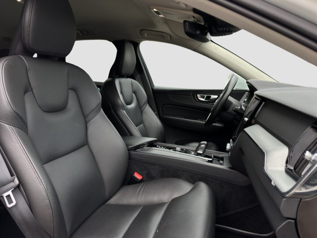 Volvo XC60 B4 Momentum Pro/Leder/Navi/LED/AHK/Kam/BLIS – Bild 16