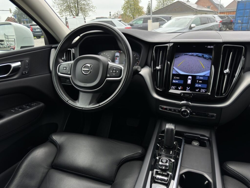 Volvo XC60 B4 Momentum Pro/Leder/Navi/LED/AHK/Kam/BLIS – Bild 20