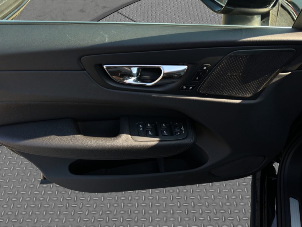 Volvo XC60 D4 Inscription/Leder/Navi/LED/Kam/BLIS/H&K – Bild 12