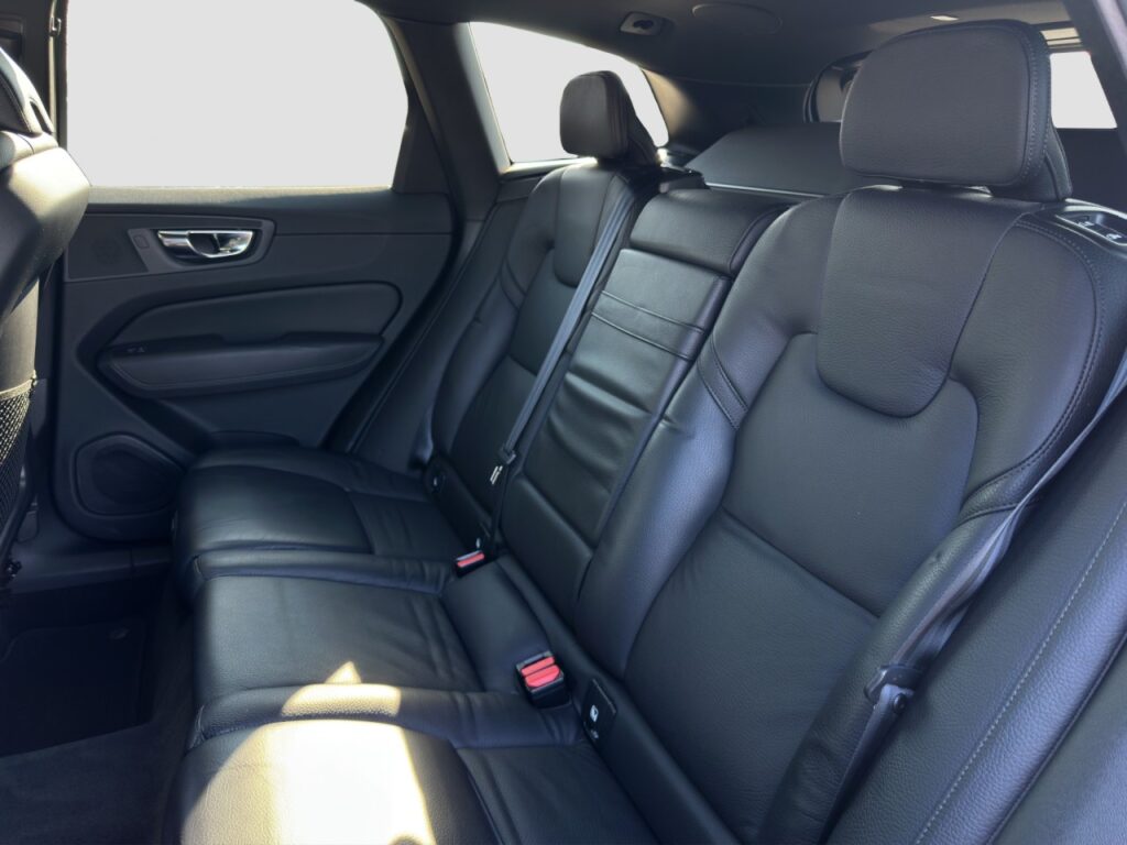 Volvo XC60 D4 Inscription/Leder/Navi/LED/Kam/BLIS/H&K – Bild 14