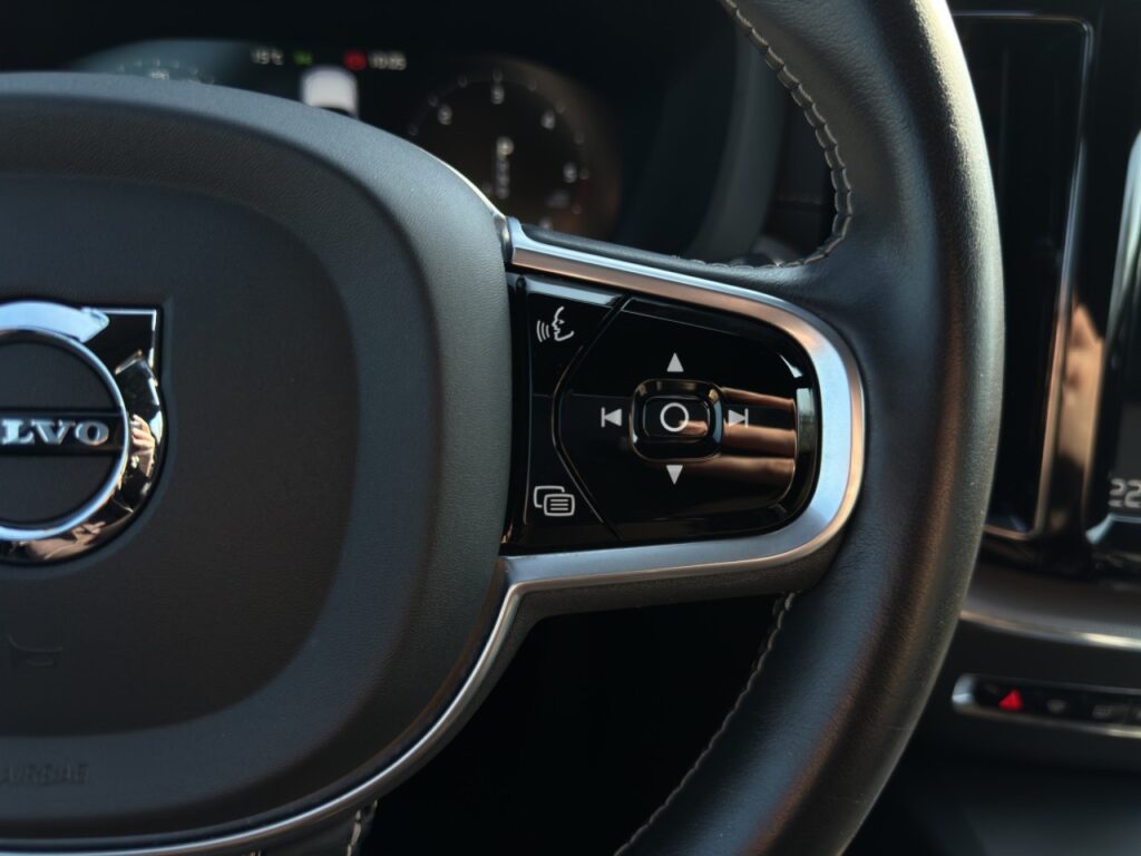 Volvo XC60 D4 Inscription/Leder/Navi/LED/Kam/BLIS/H&K – Bild 22