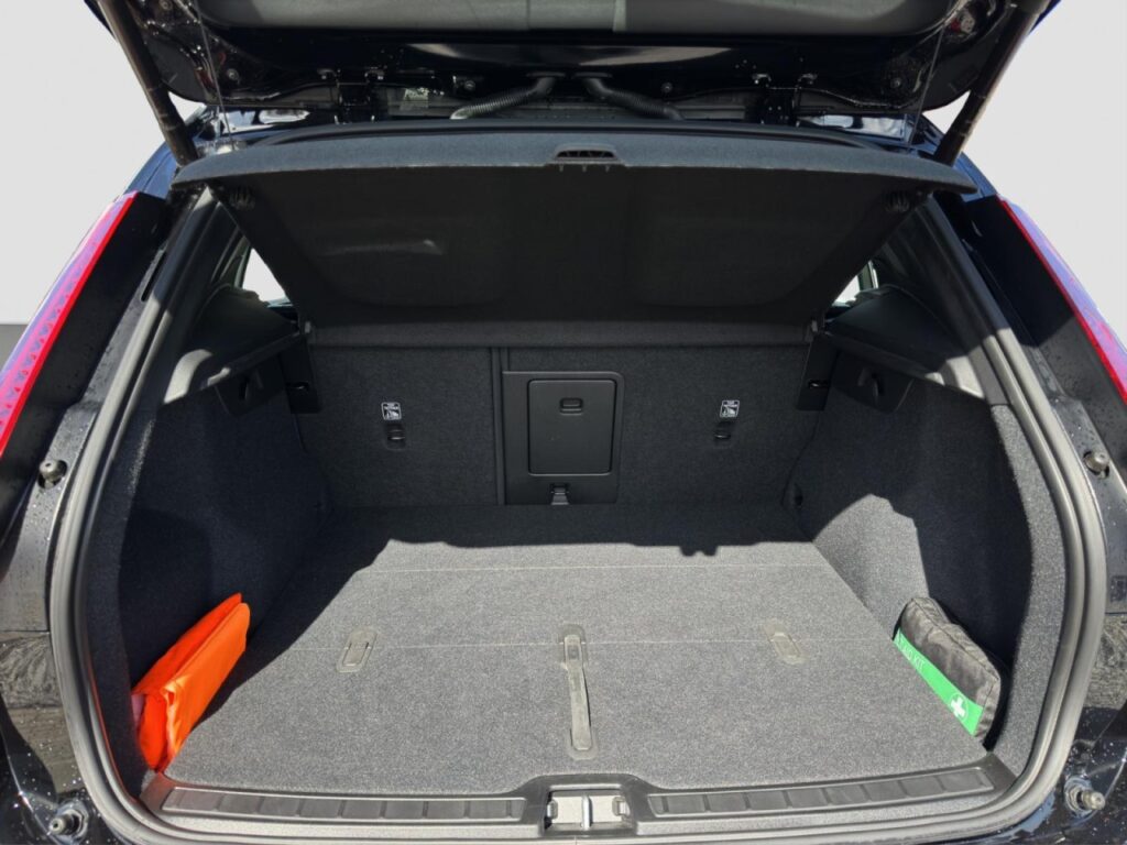 Volvo XC40 Plus Pure Electric/Navi/LED/Kam/el.HKL/GJR – Bild 16