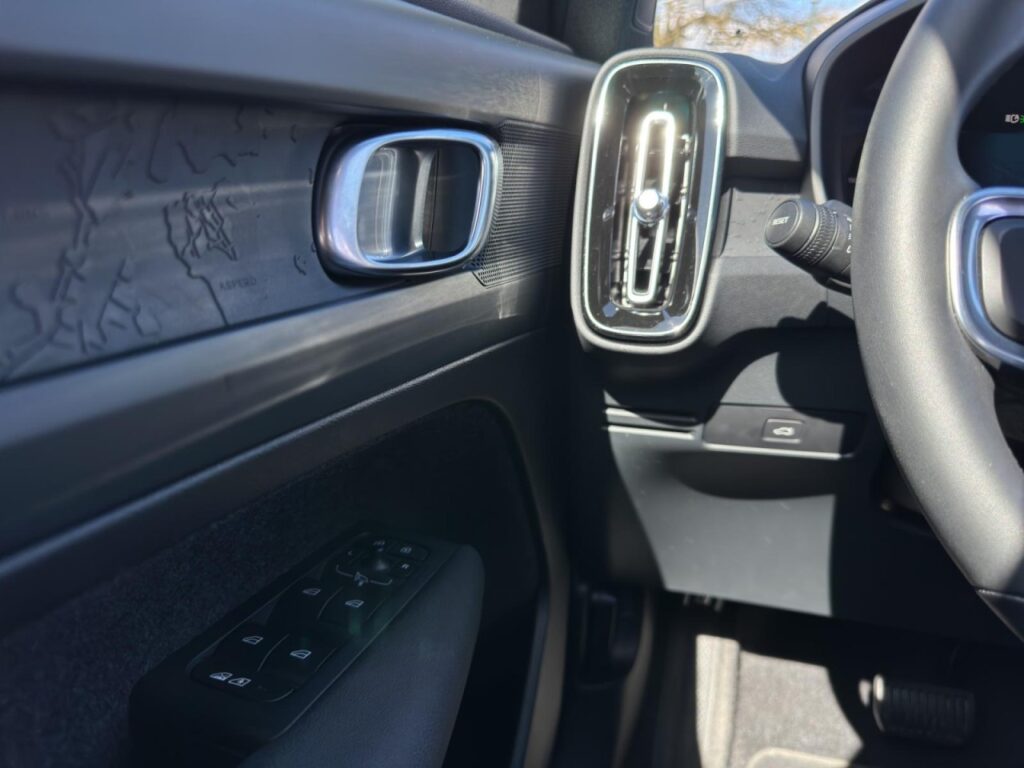 Volvo XC40 Plus Pure Electric/Navi/LED/Kam/el.HKL/GJR – Bild 20