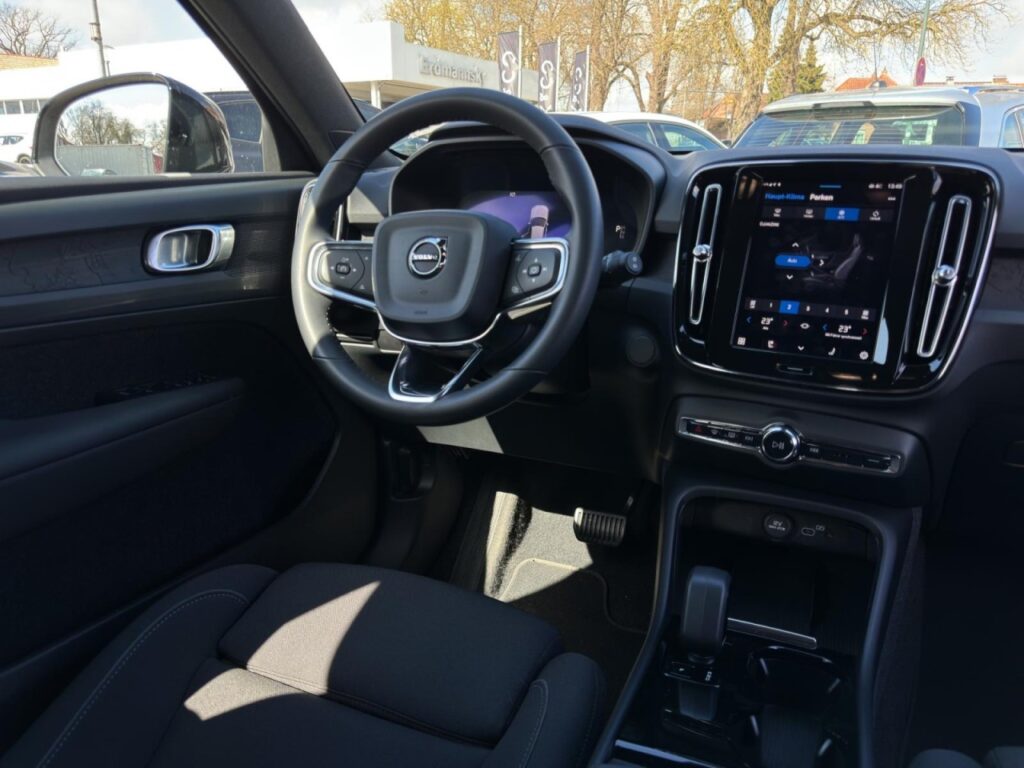 Volvo XC40 Plus Pure Electric/Navi/LED/Kam/el.HKL/GJR – Bild 22
