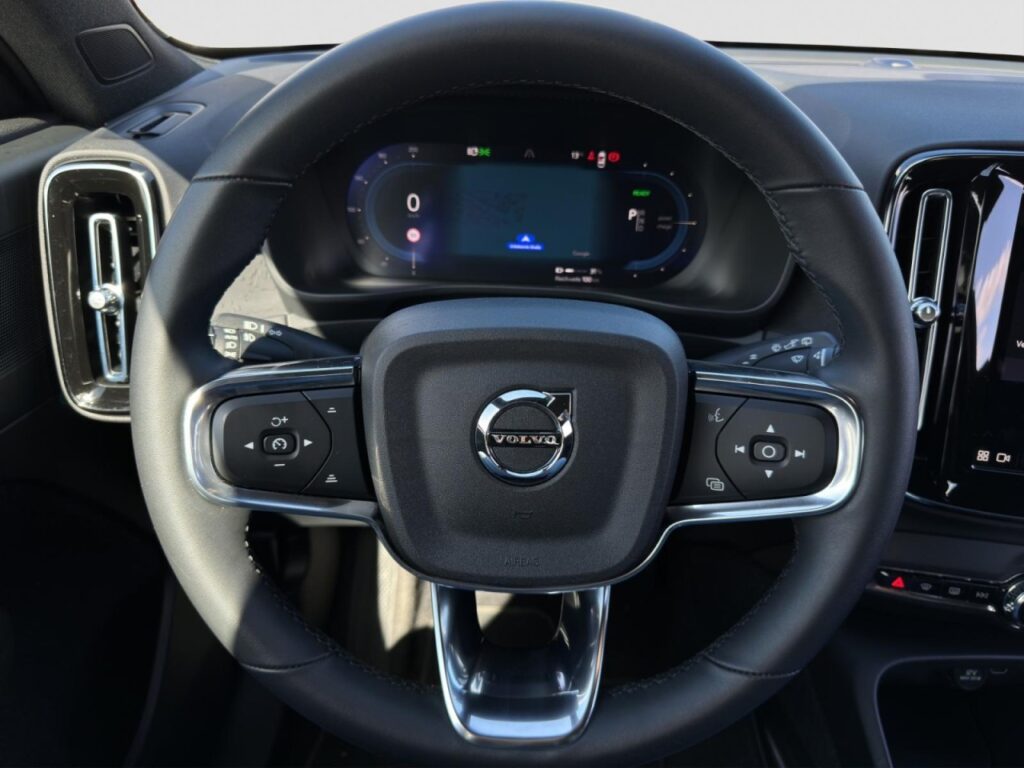 Volvo XC40 Plus Pure Electric/Navi/LED/Kam/el.HKL/GJR – Bild 7