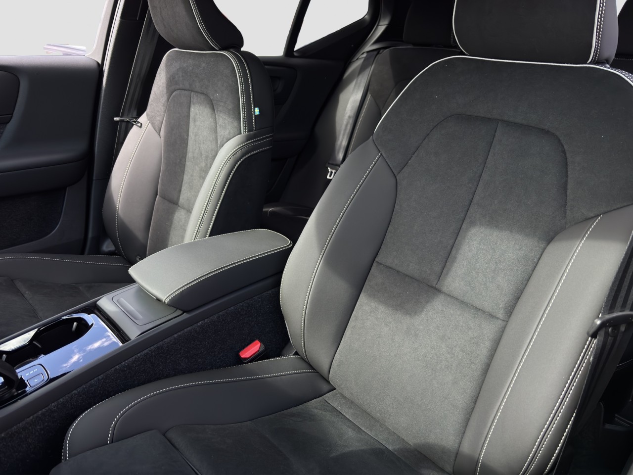 Volvo EX40 Single Motor Extended Range Ultra Dark – Bild 13