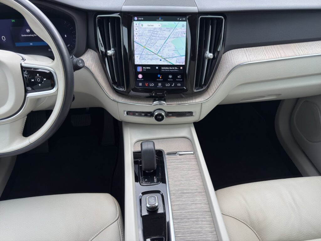 Volvo XC60 B4 Core/Leder/Navi/LED/Kam/el.HKL/hzb.LK – Bild 11