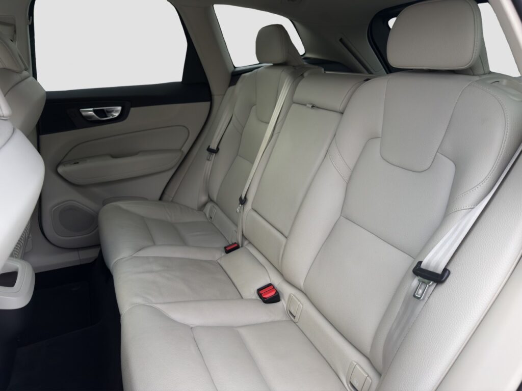 Volvo XC60 B4 Core/Leder/Navi/LED/Kam/el.HKL/hzb.LK – Bild 14