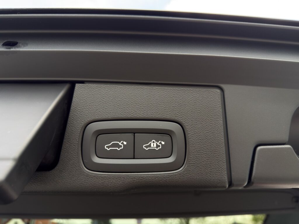 Volvo XC60 B4 Core/Leder/Navi/LED/Kam/el.HKL/hzb.LK – Bild 17