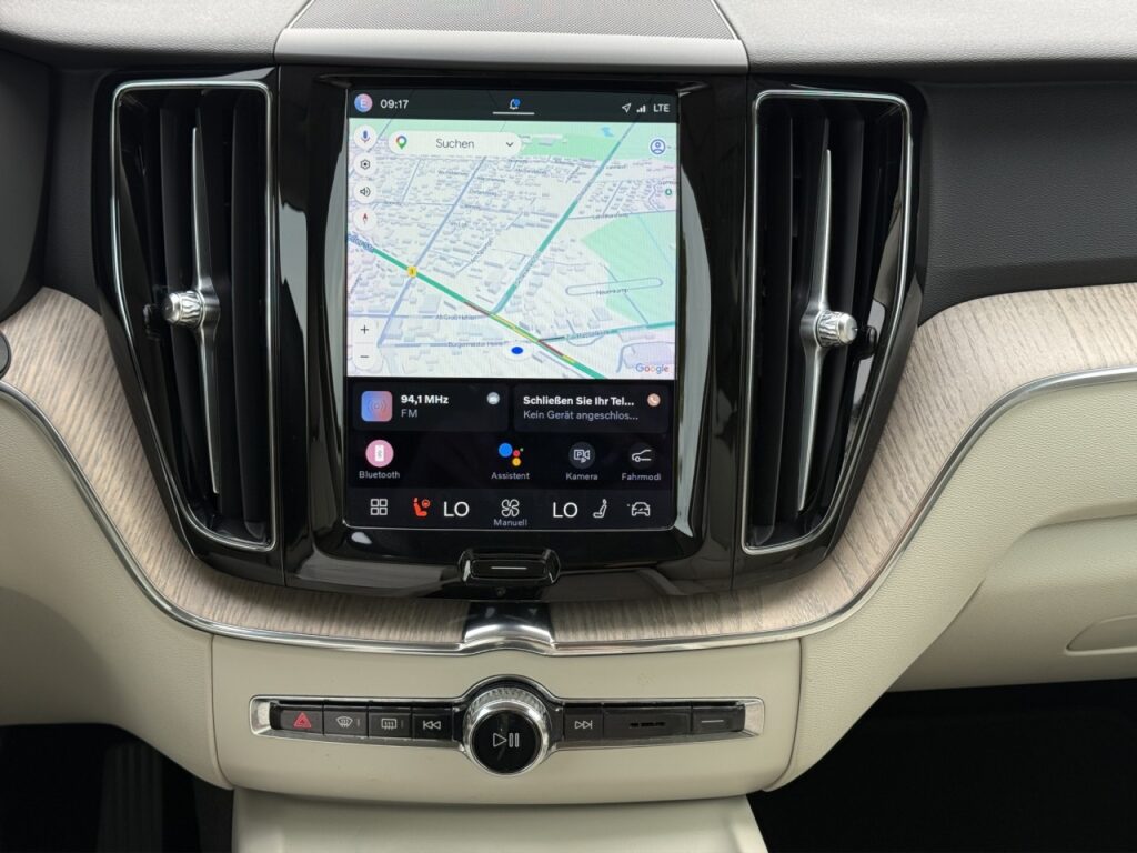 Volvo XC60 B4 Core/Leder/Navi/LED/Kam/el.HKL/hzb.LK – Bild 9