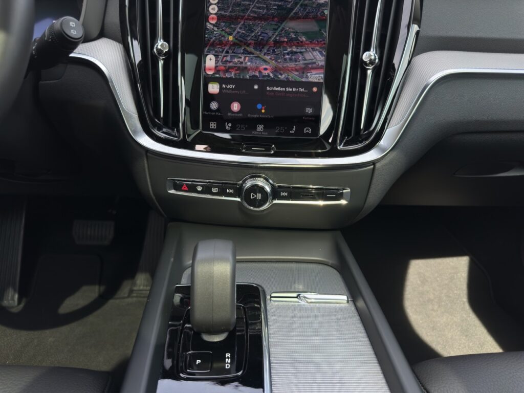 Volvo V60 B4 Plus Dark/Navi/LED/Pano/HuD/360Kam/BLIS – Bild 11