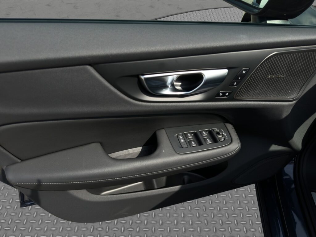 Volvo V60 B4 Plus Dark/Navi/LED/Pano/HuD/360Kam/BLIS – Bild 12