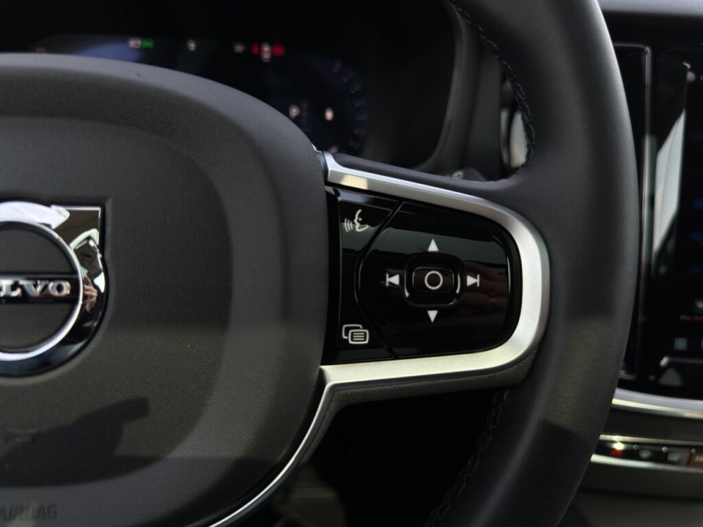 Volvo V60 B4 Plus Dark/Navi/LED/Pano/HuD/360Kam/BLIS – Bild 21