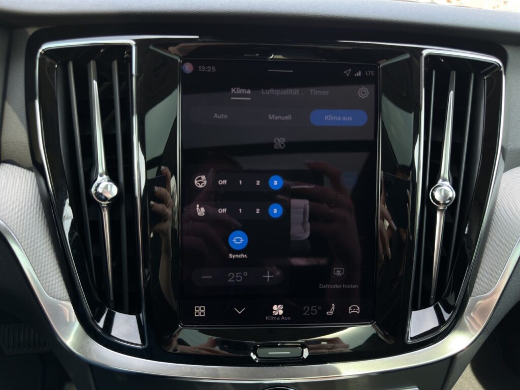 Volvo V60 B4 Plus Dark/Navi/LED/Pano/HuD/360Kam/BLIS – Bild 9