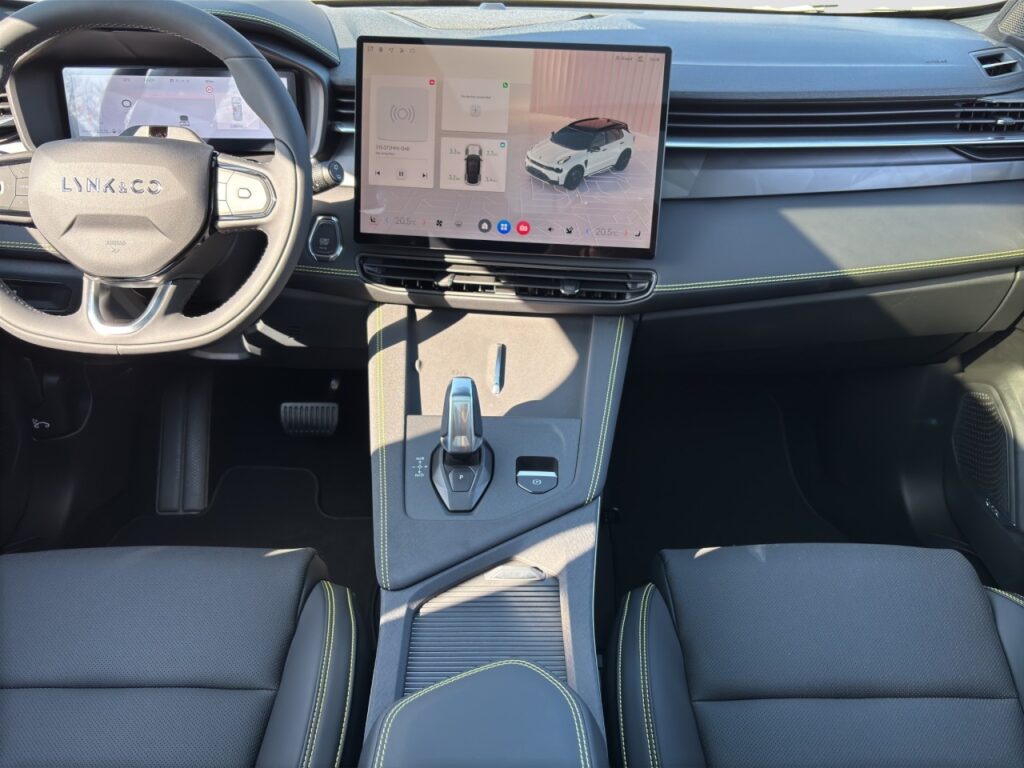 Lynk & Co 01 More Plug-In-Hybrid / PANO / 360 Grad – Bild 10