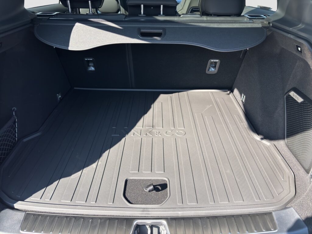 Lynk & Co 01 More Plug-In-Hybrid / PANO / 360 Grad – Bild 15