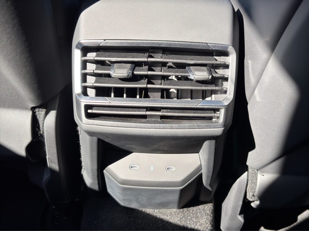 Lynk & Co 01 More Plug-In-Hybrid / PANO / 360 Grad – Bild 24