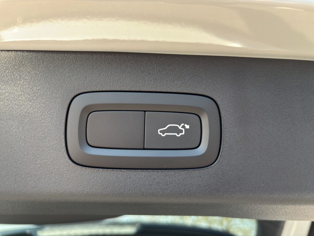 Lynk & Co 01 More Plug-In-Hybrid / PANO / 360 Grad – Bild 25