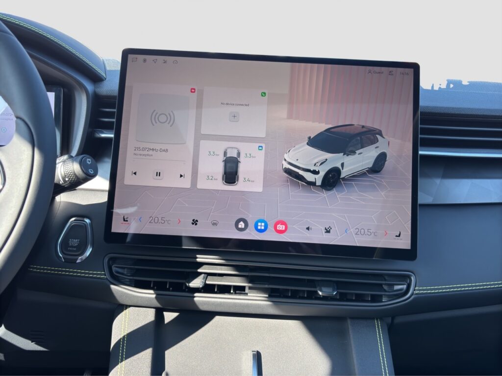 Lynk & Co 01 More Plug-In-Hybrid / PANO / 360 Grad – Bild 9