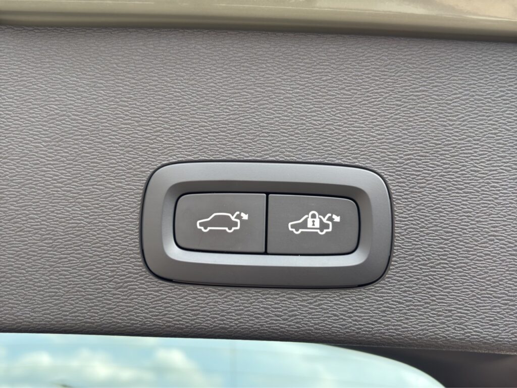Volvo C40 Ultimate Pure Electric/Navi/AHK/360Kam/GJR – Bild 19