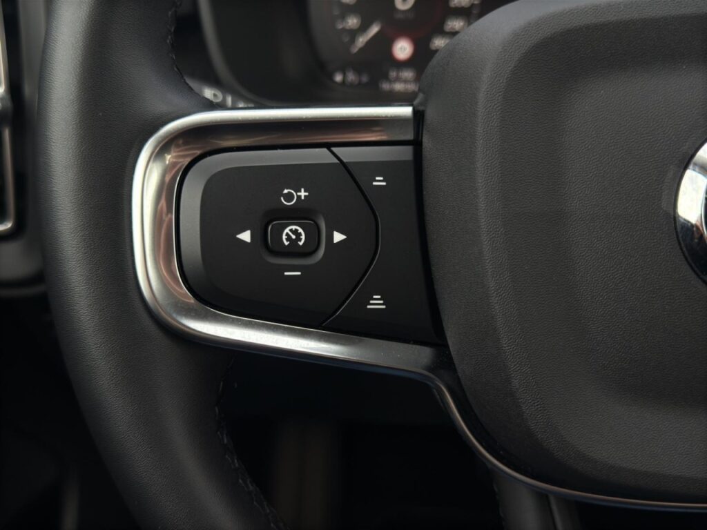Volvo XC40 T4 Essential Plug-In Hybrid/Navi/Kam/hzb.LK – Bild 20