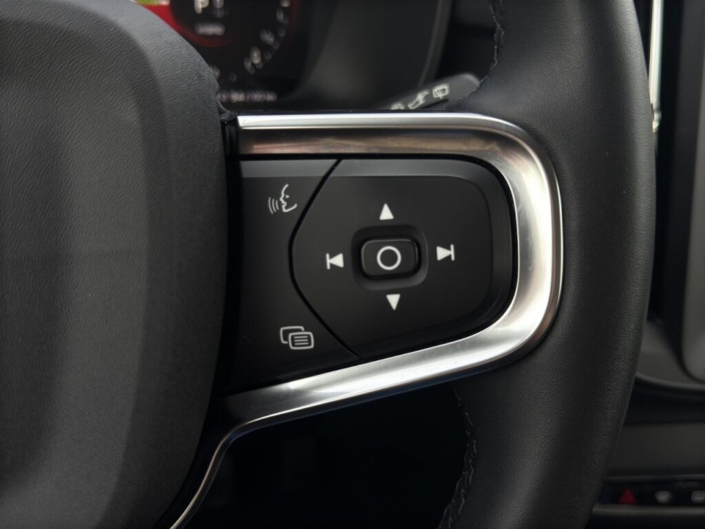 Volvo XC40 T4 Essential Plug-In Hybrid/Navi/Kam/hzb.LK – Bild 21