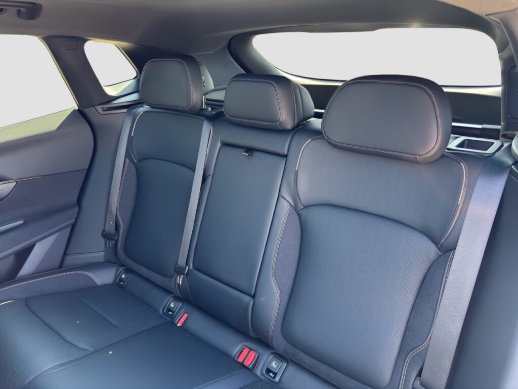 Lynk & Co 08 More Plug-In Hybrid / Pano / Matrix / 360Grad – Bild 14