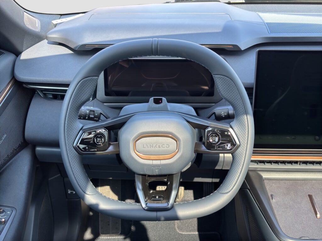 Lynk & Co 08 More Plug-In Hybrid / Pano / Matrix / 360Grad – Bild 7